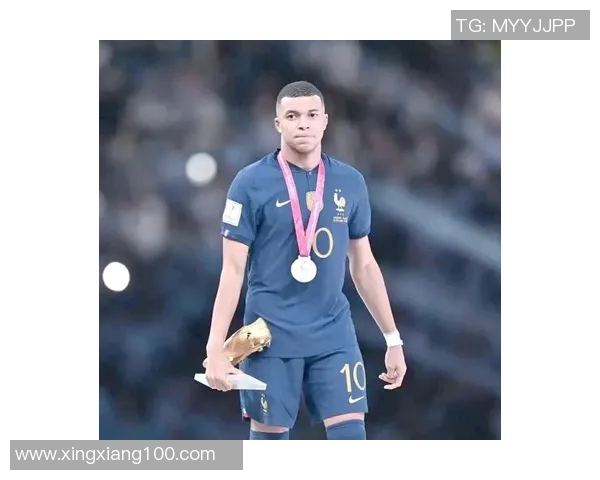 什么样的球员才能被称为顶级足球明星他们具备哪些独特的素质和成就